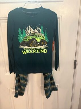 wonder nation Boys Green and Teal 'Trekking Into The Weekend' Pajama Set